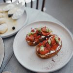 Moda na włoskie jedzenie i przekąski – crostini