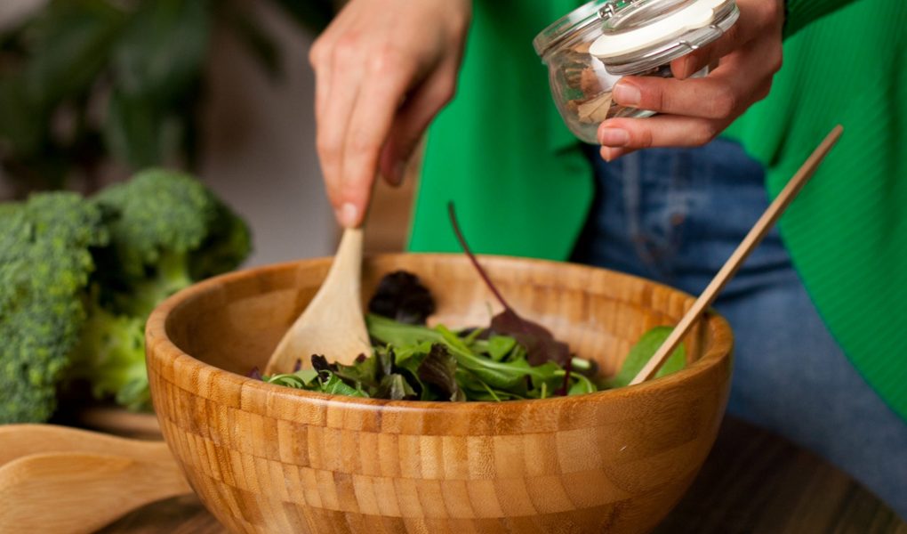 PORADA DIETETYKA: Jak prawidłowo zbilansować dietę wegetariańską?